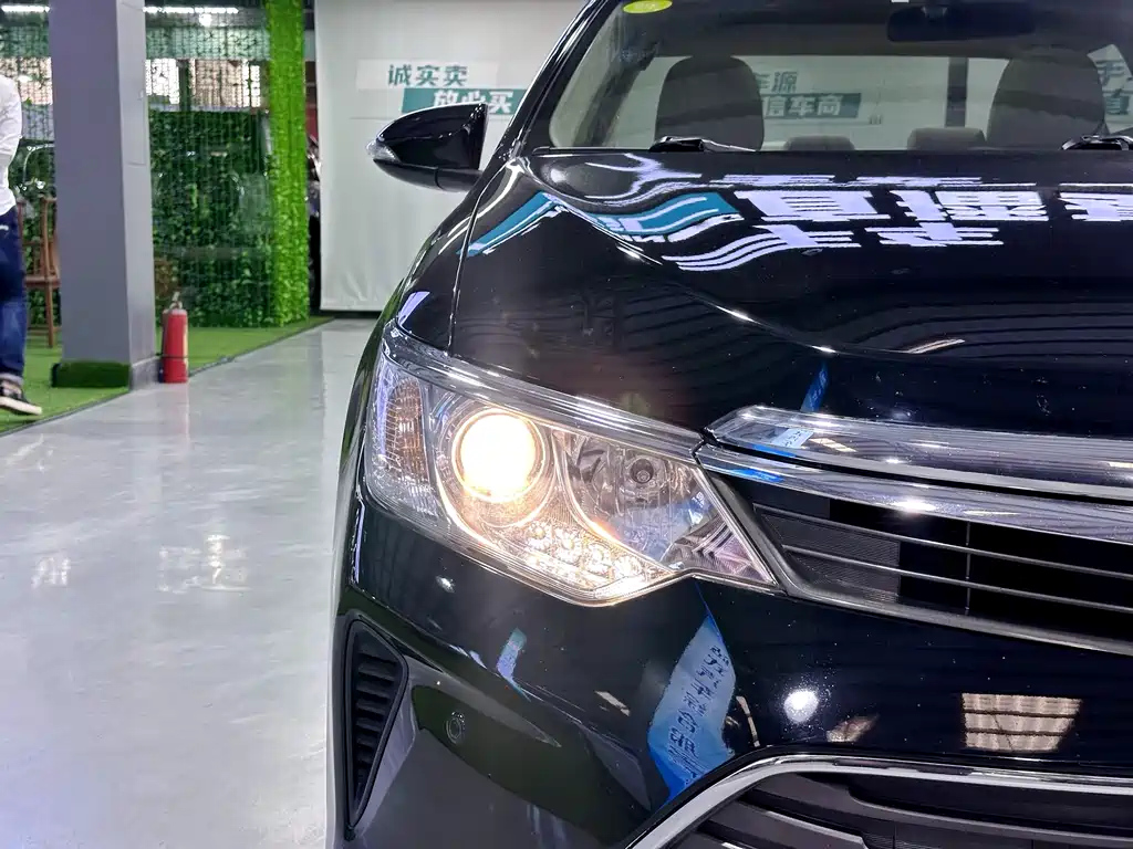 TOYOTA CAMRY 2016