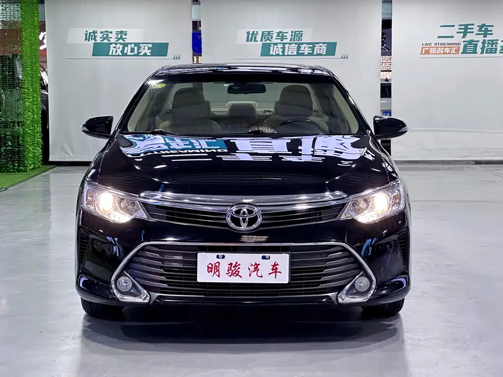 TOYOTA CAMRY 2016