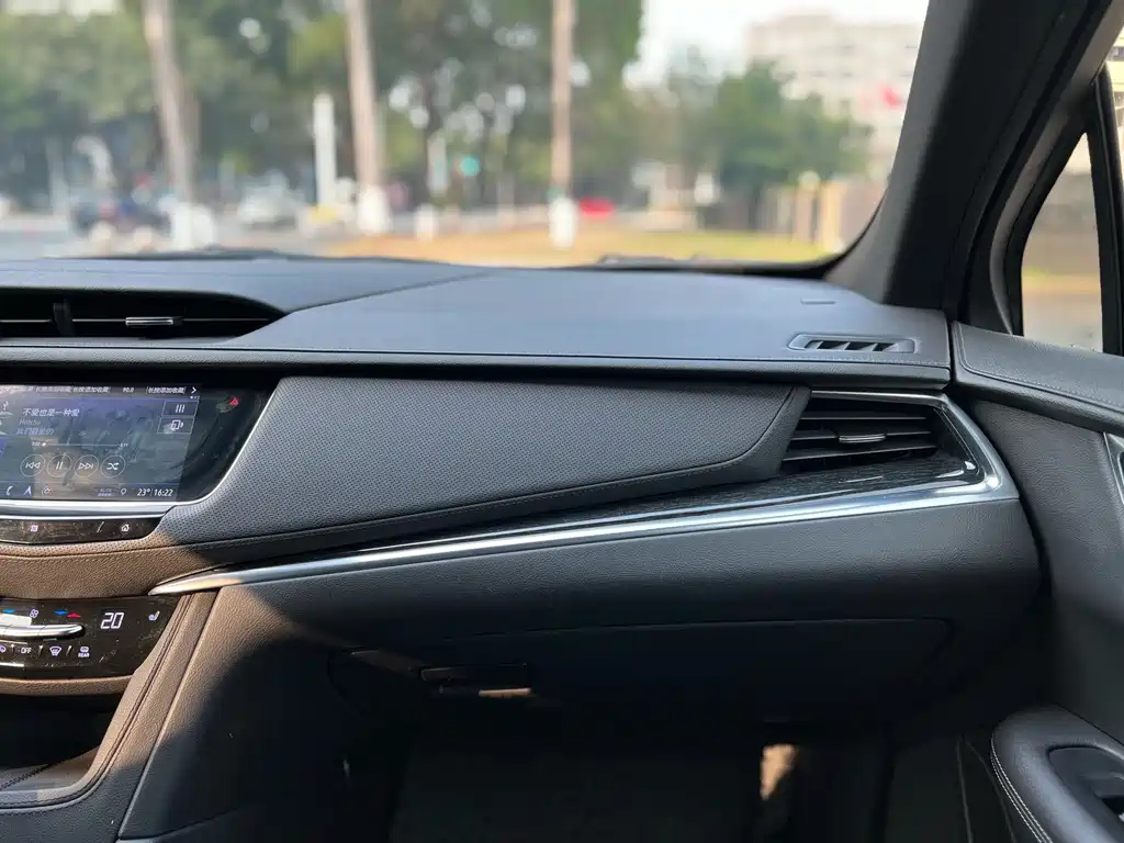 CADILLAC XT5 2020
