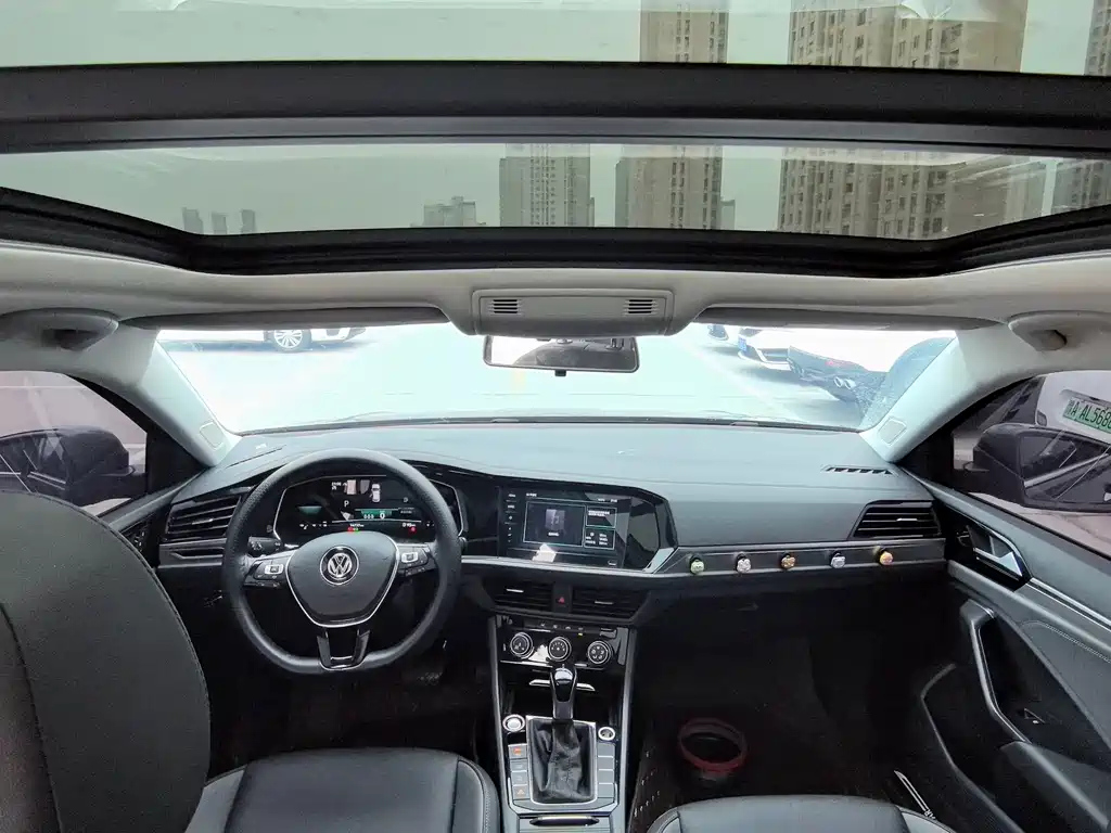 VOLKSWAGEN SAGITAR 2021