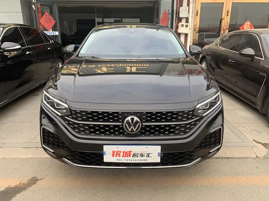 VOLKSWAGEN PASSAT 2023