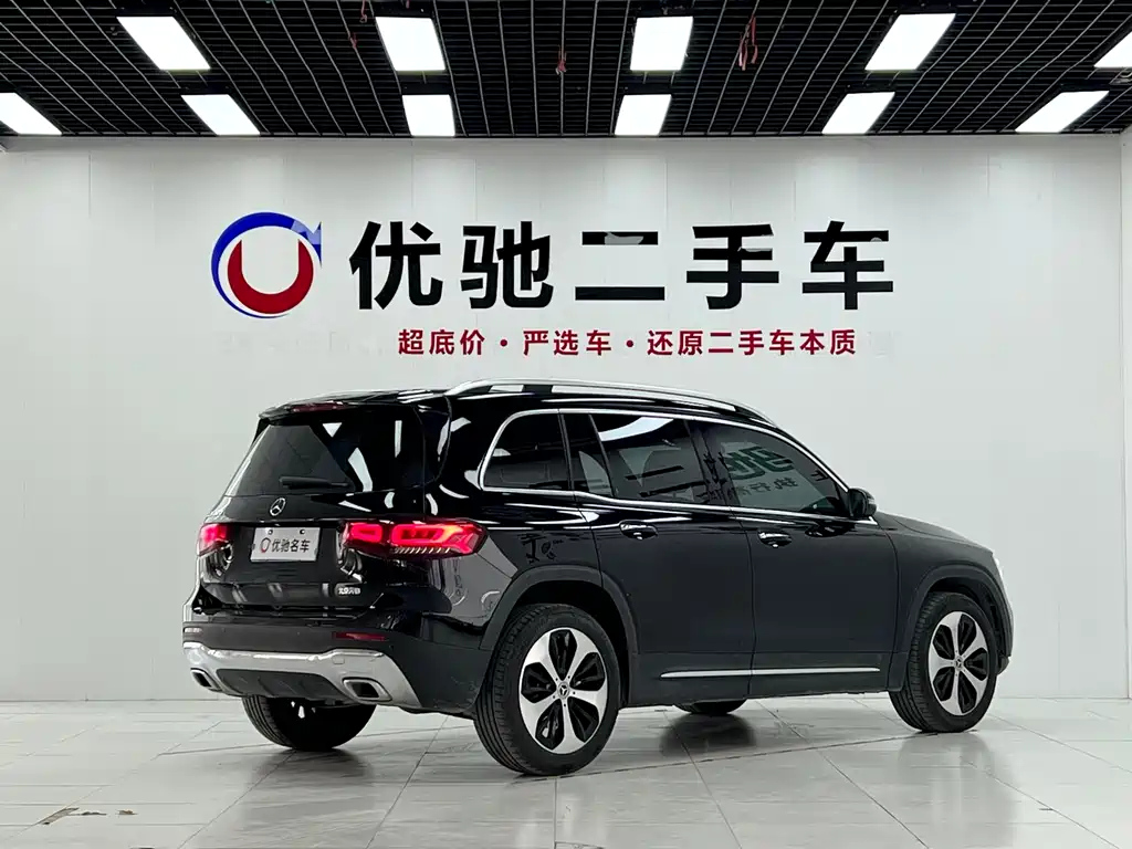 MERCEDES BENZ GLB 2023