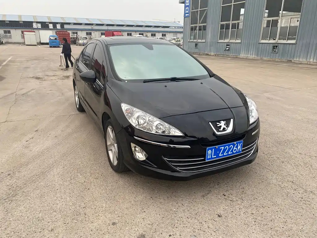 PEUGEOT 408 2012