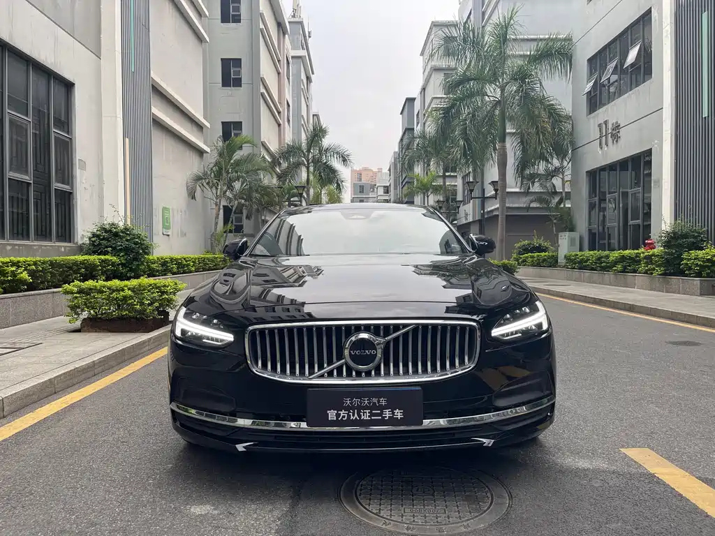 VOLVO S90 2022
