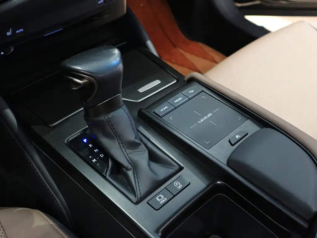 LEXUS ES 2021