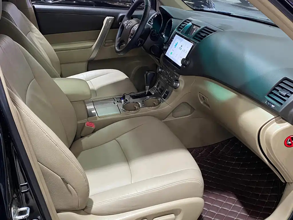 TOYOTA HIGHLANDER 2014