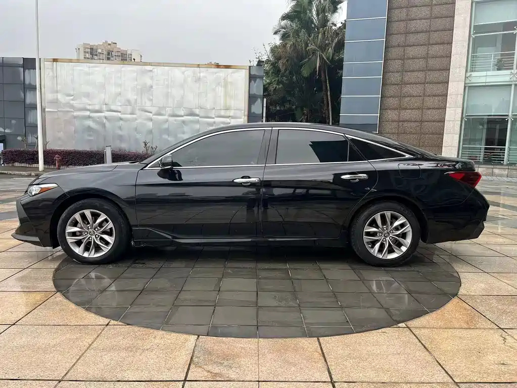TOYOTA AVALON 2020