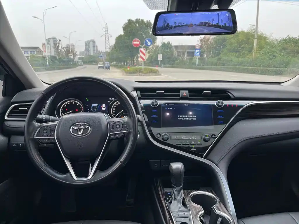 TOYOTA CAMRY 2020
