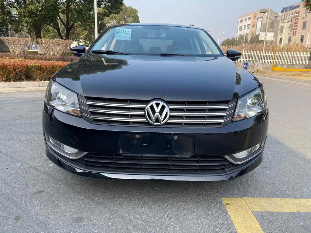 VOLKSWAGEN PASSAT 2014