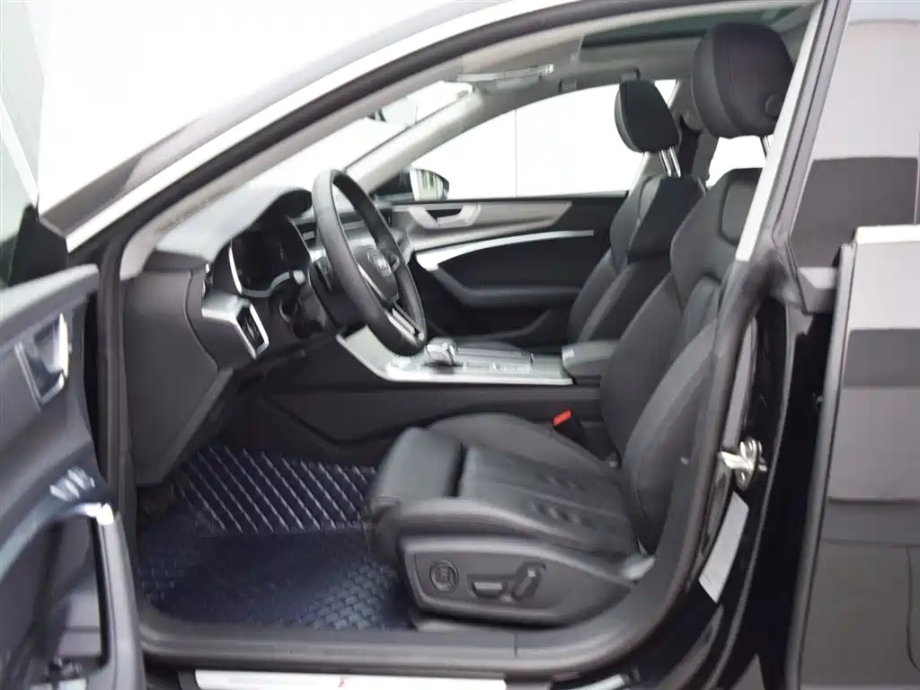 AUDI A7 2024