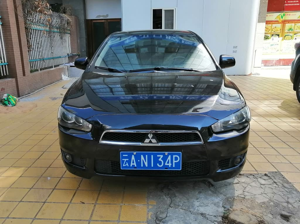 MITSUBISHI LANCER EX 2010