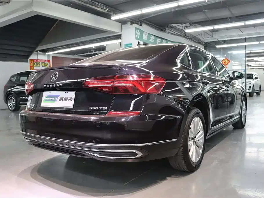 VOLKSWAGEN PASSAT 2021