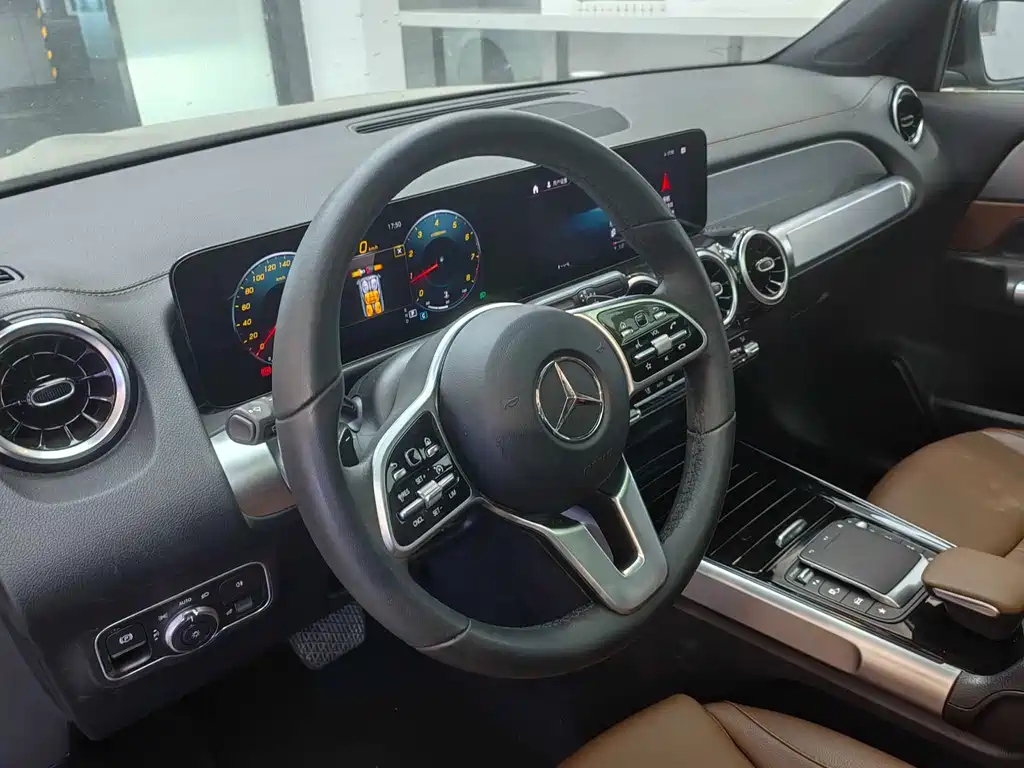 MERCEDES BENZ GLB 2021