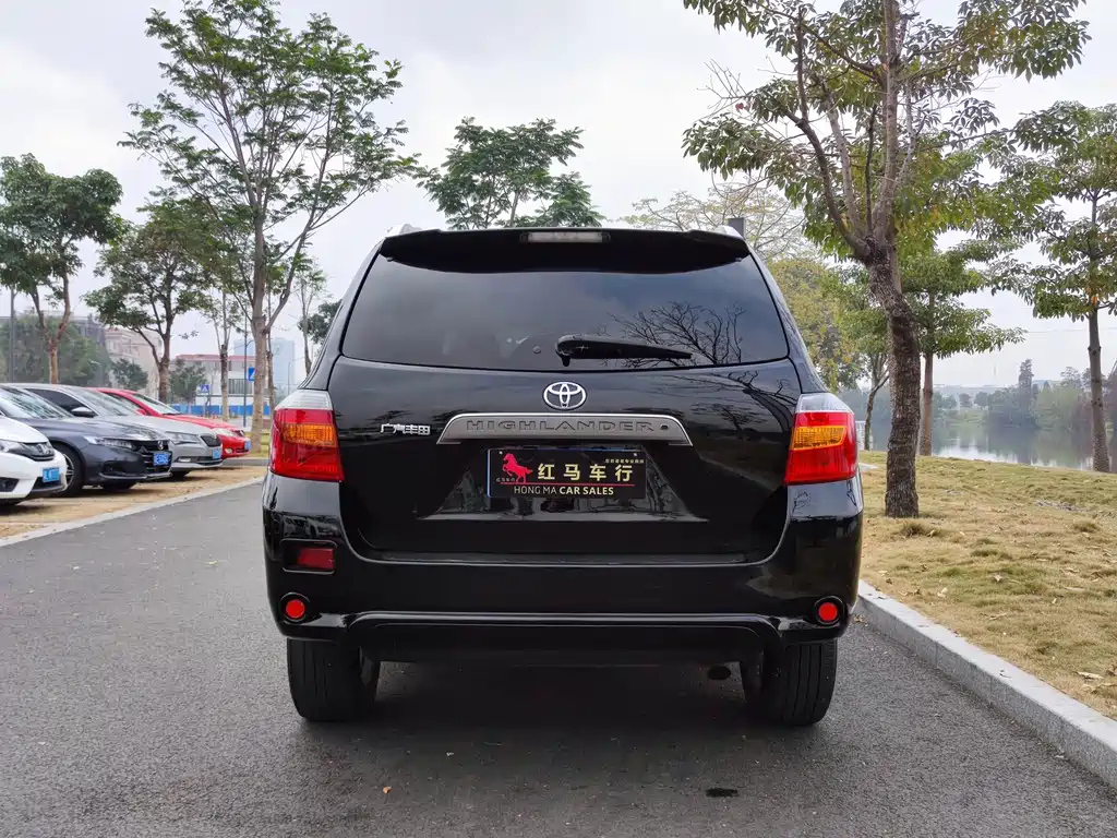 TOYOTA HIGHLANDER 2010