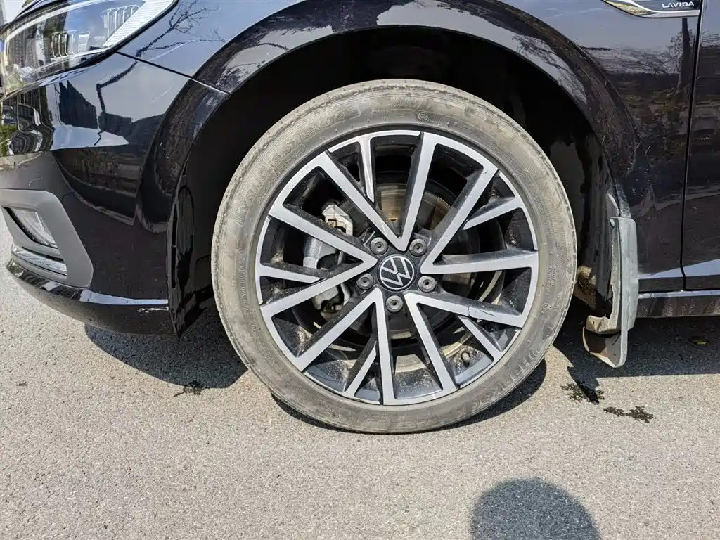 VOLKSWAGEN LAVIDA 2021