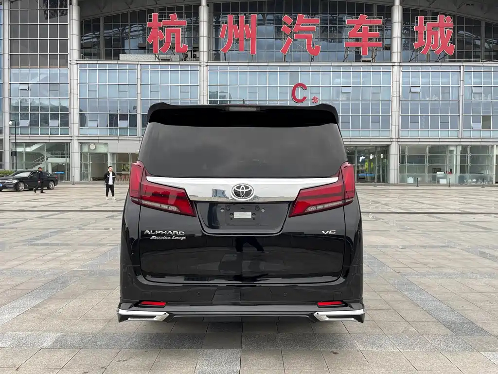 TOYOTA ALPHARD 2018
