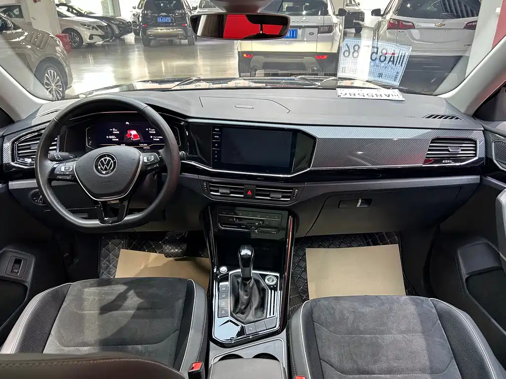 VOLKSWAGEN TAYRON 2021