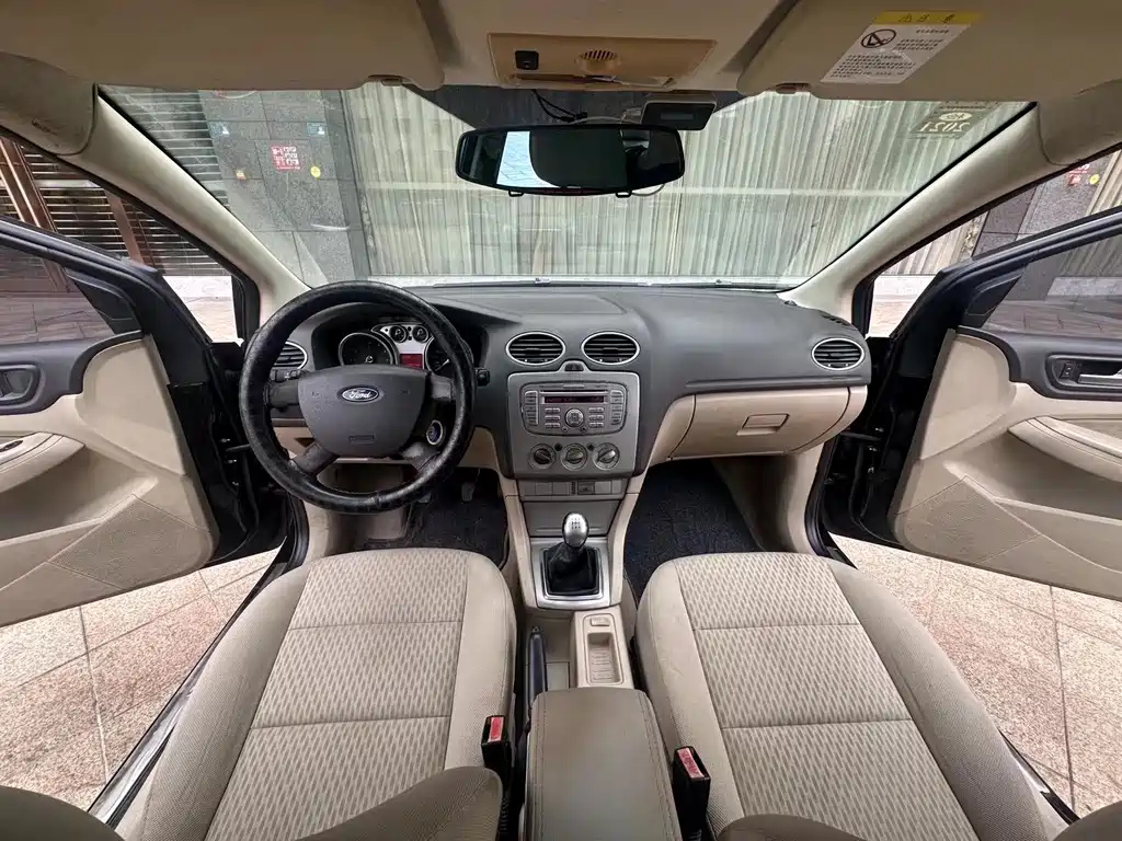FORD FOCUS 2011