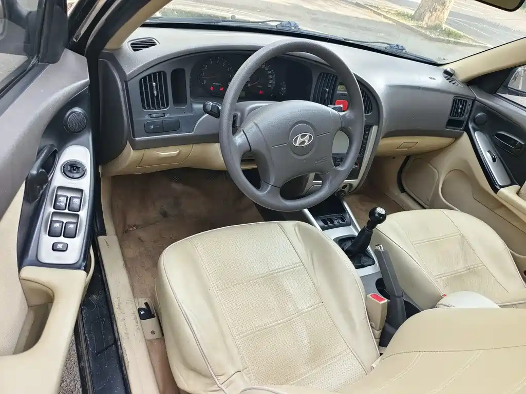 HYUNDAI ELANTRA 2012