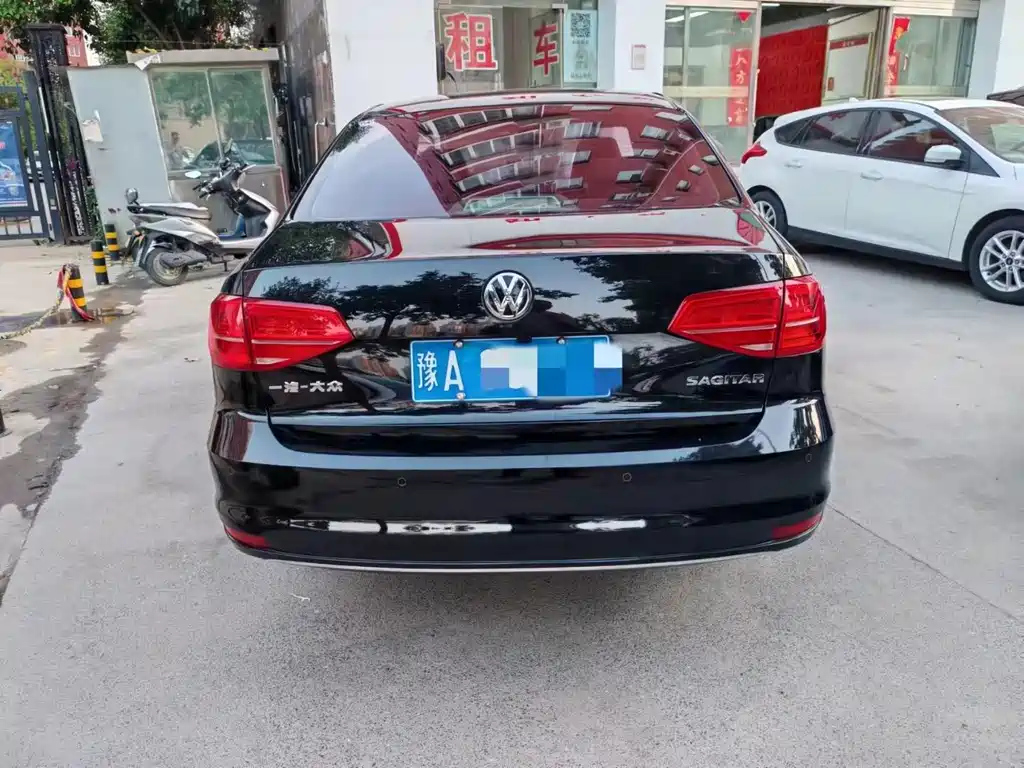VOLKSWAGEN SAGITAR 2018