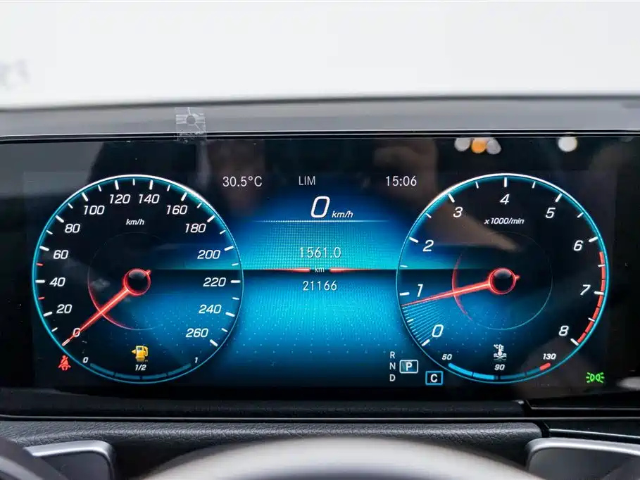 MERCEDES BENZ GLB 2022