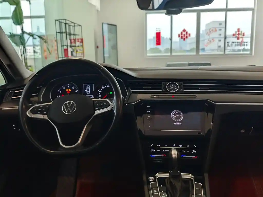 VOLKSWAGEN MAGOTAN 2020