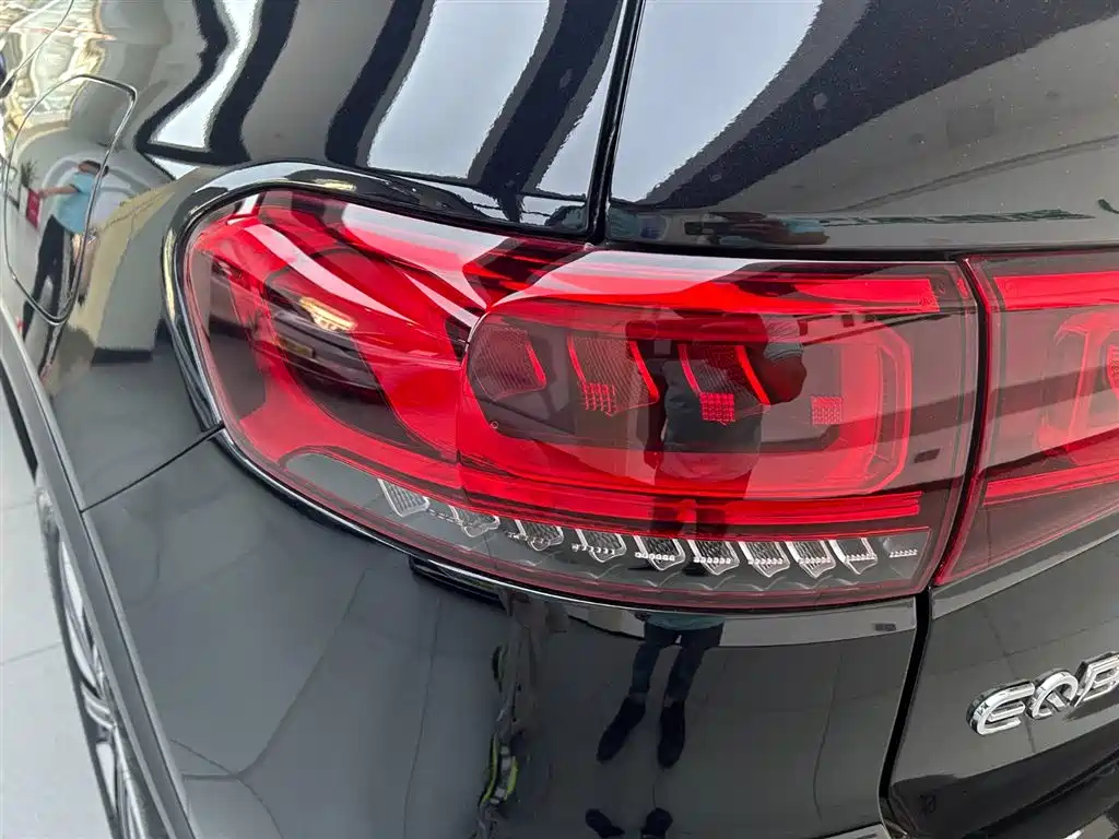 MERCEDES BENZ EQB 2023
