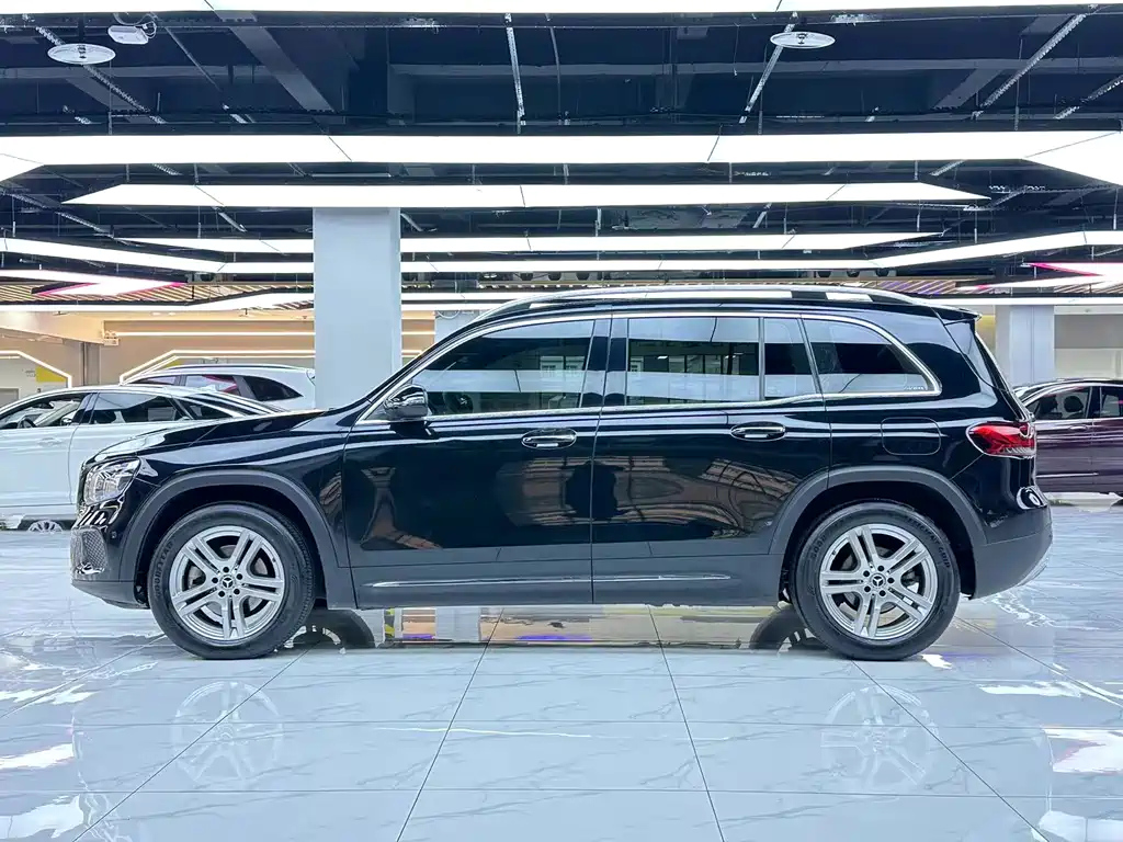 MERCEDES BENZ GLB 2021