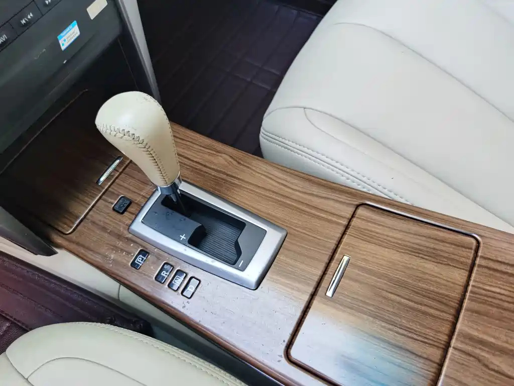 NISSAN TEANA 2011
