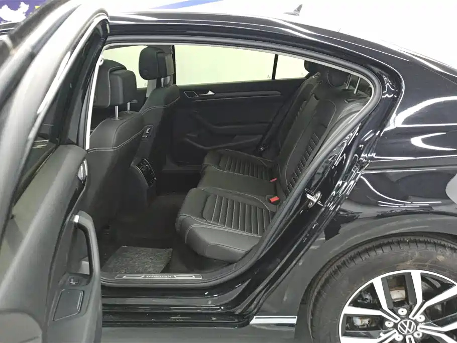 VOLKSWAGEN MAGOTAN 2021