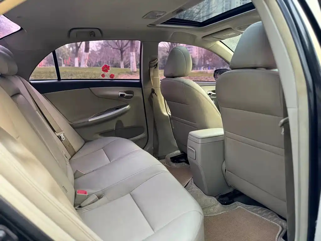 TOYOTA COROLLA 2013