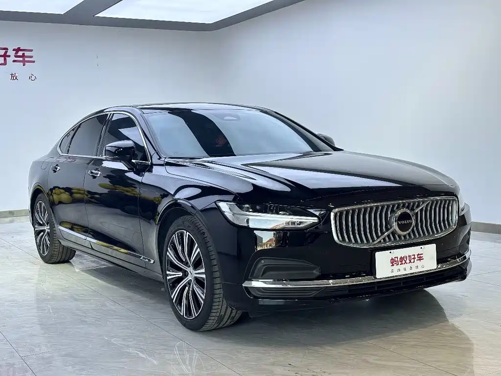 VOLVO S90 2023