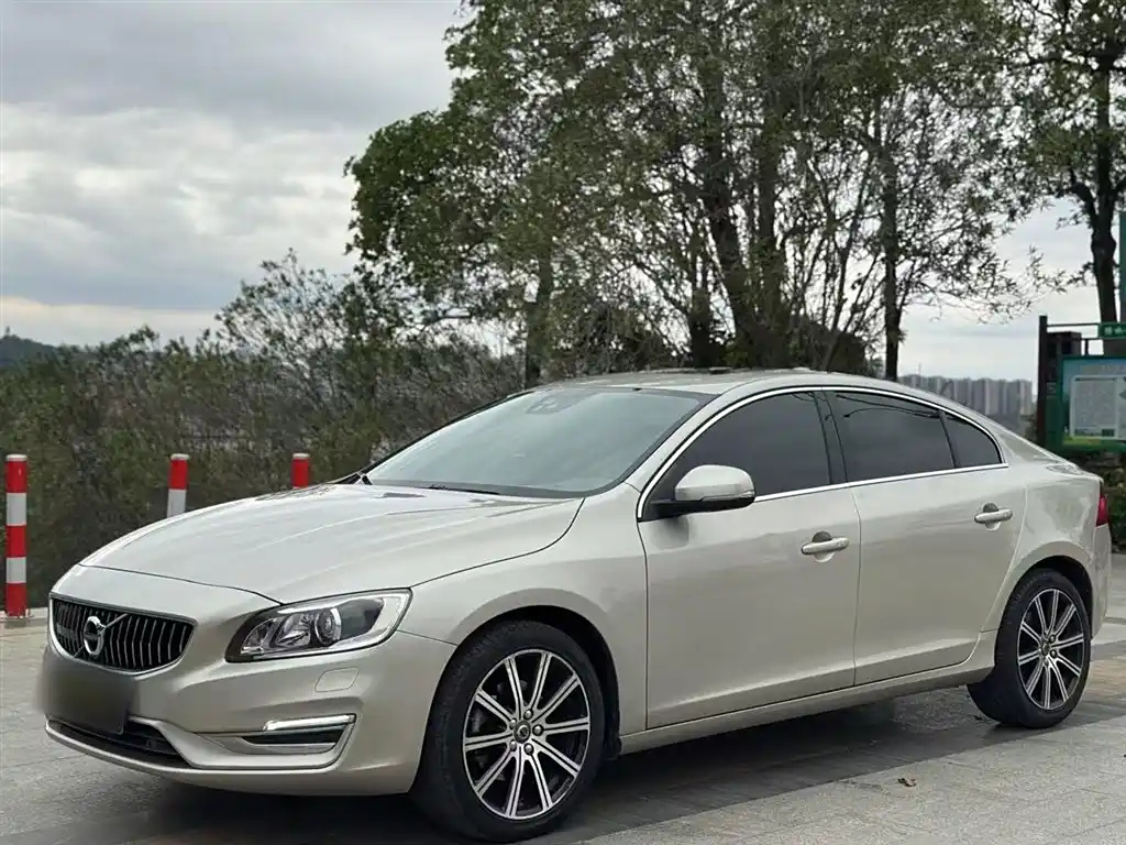VOLVO S60 2018