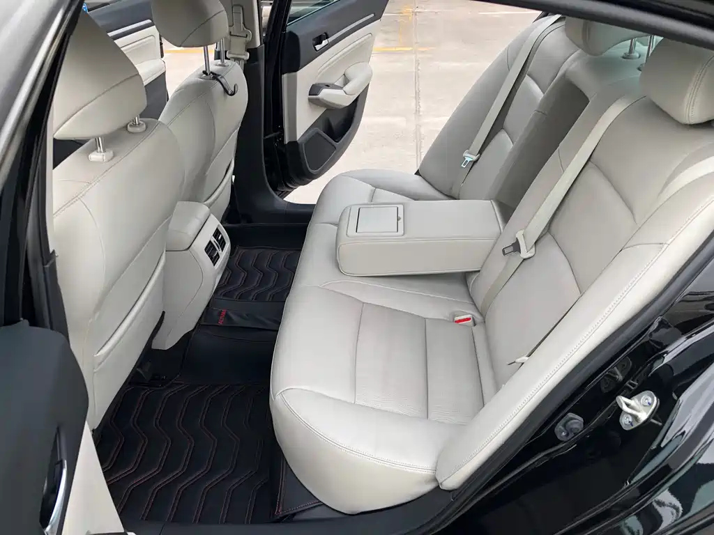 NISSAN TEANA 2020