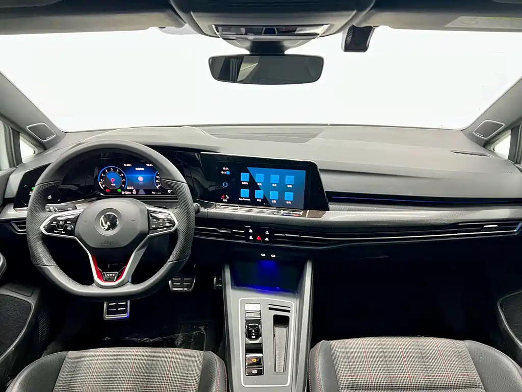 VOLKSWAGEN GOLF 2022