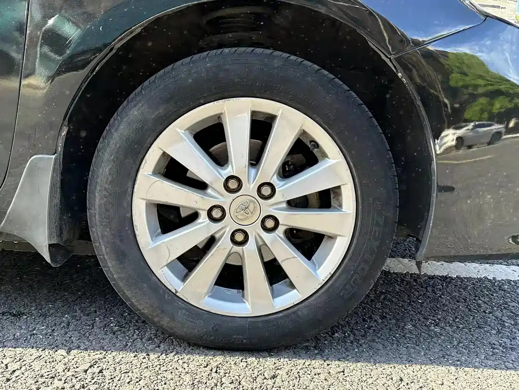 TOYOTA COROLLA 2010