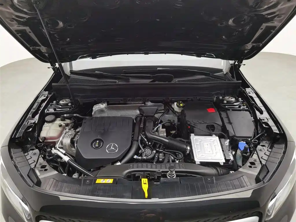 MERCEDES BENZ GLB 2021