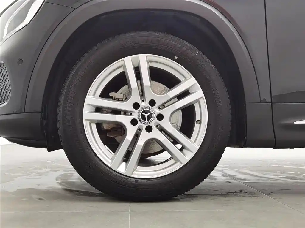 MERCEDES BENZ GLB 2021