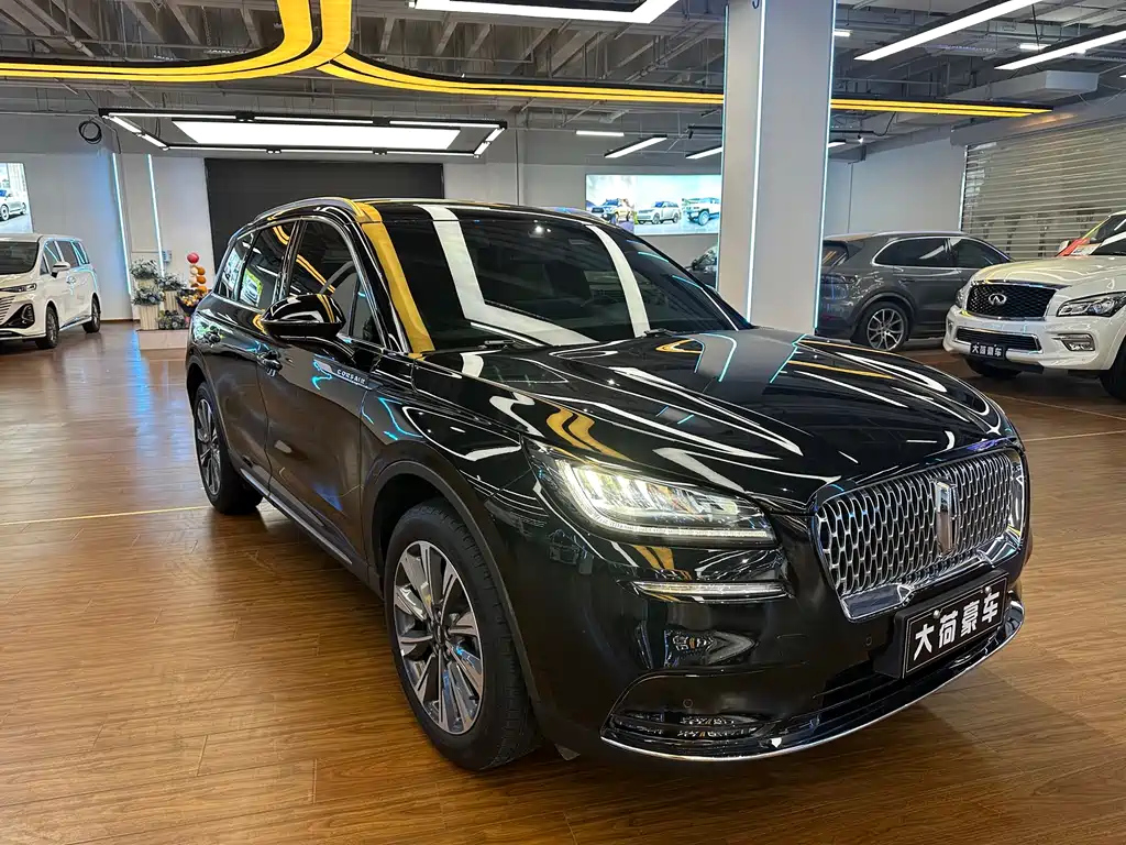 LINCOLN ADVENTURER 2021