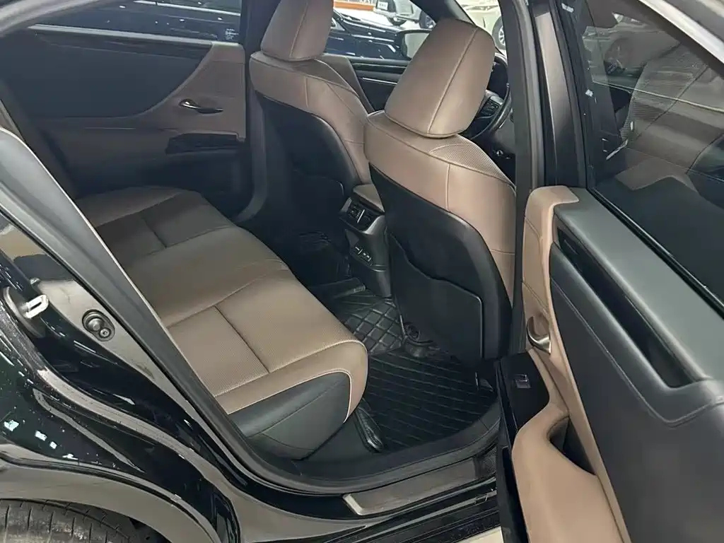 LEXUS ES 2022