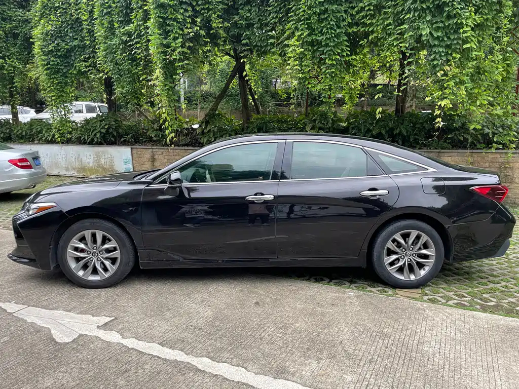 TOYOTA AVALON 2020