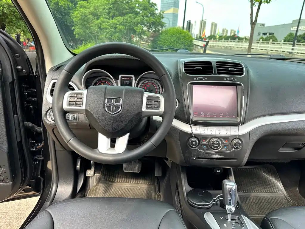 DODGE JCUV 2014