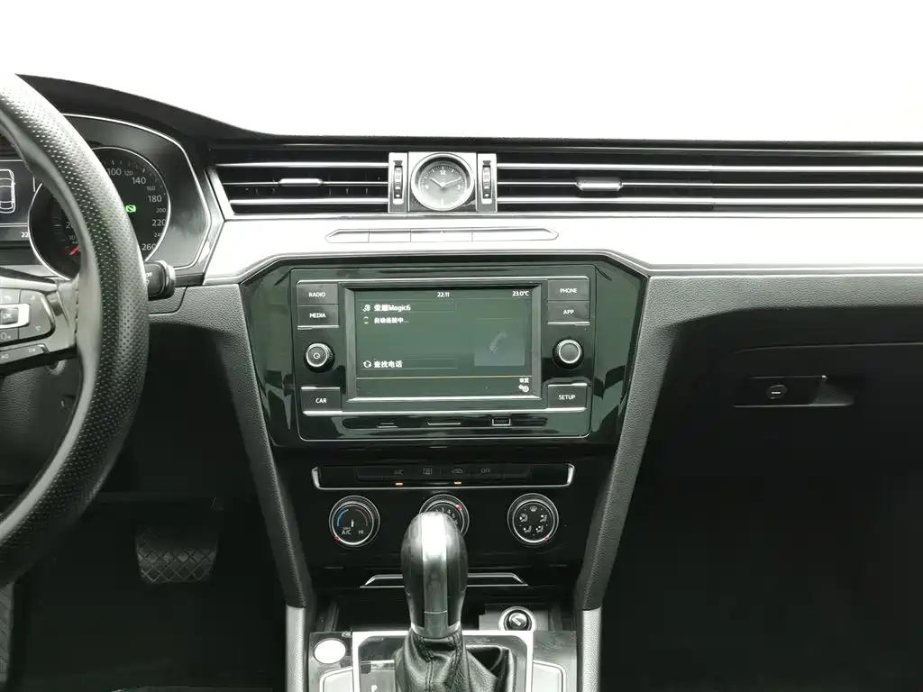 VOLKSWAGEN MAGOTAN 2018