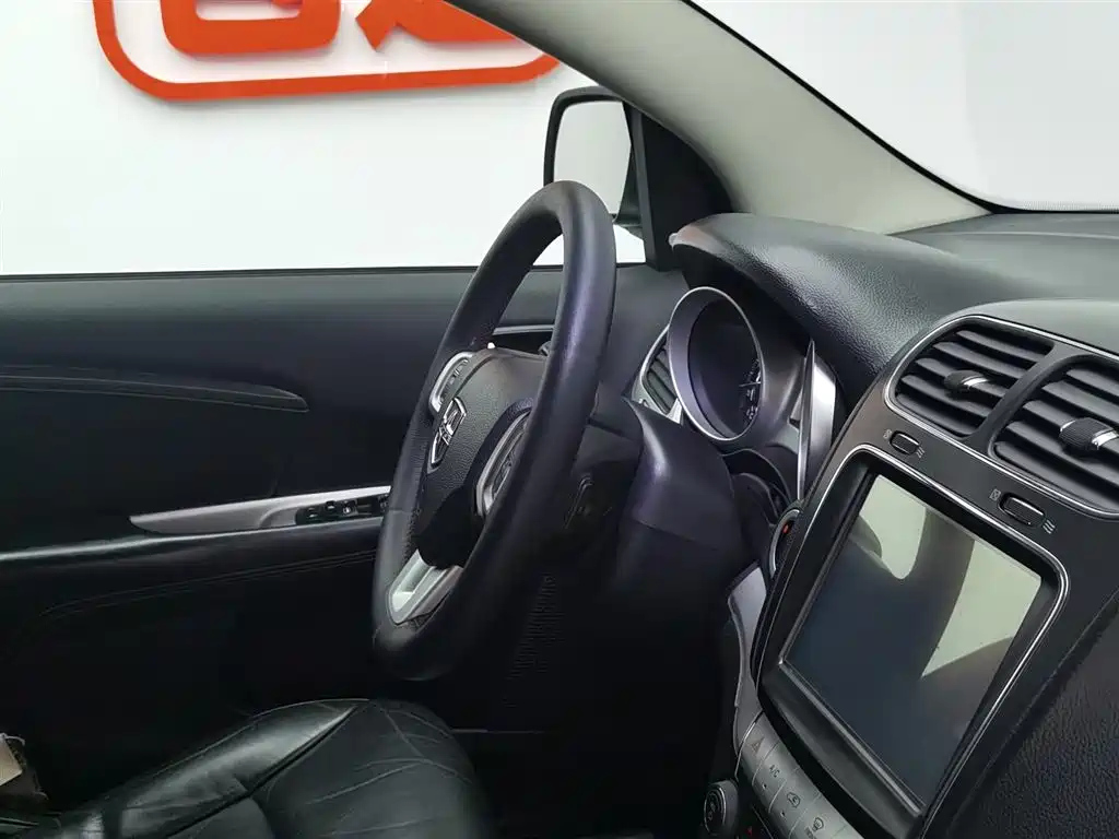 DODGE JCUV 2015