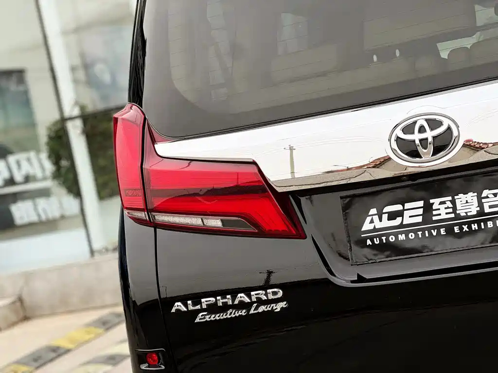 TOYOTA ALPHARD 2019
