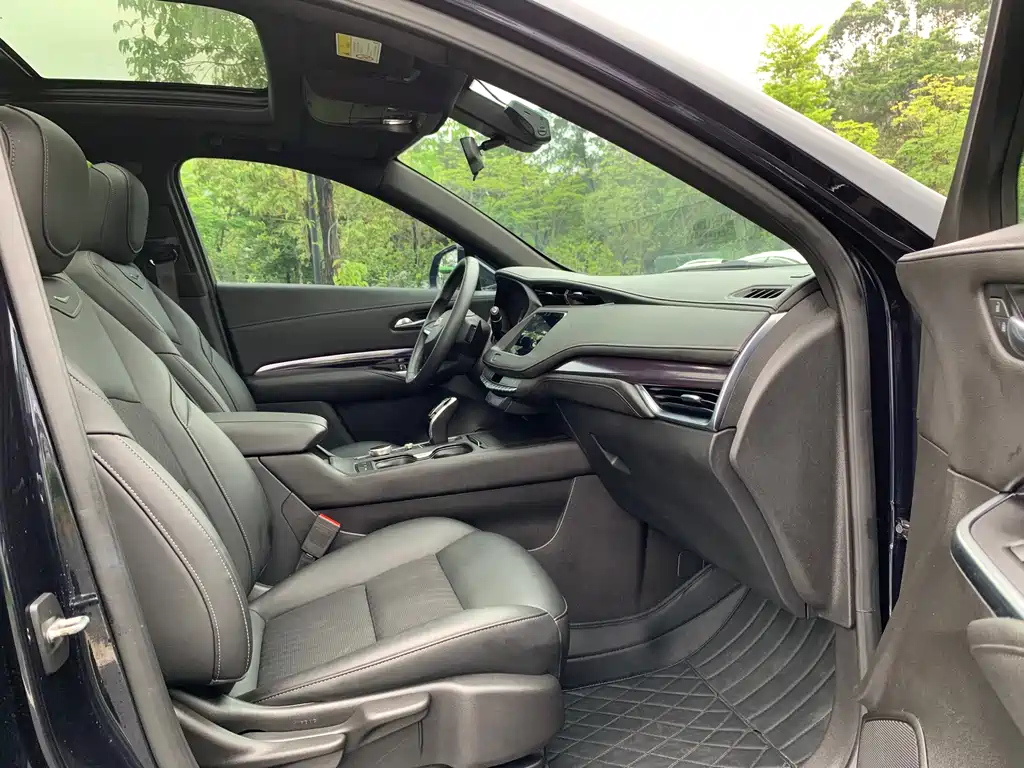 CADILLAC XT4 2021