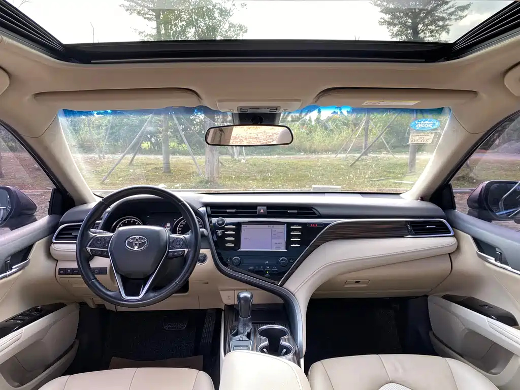 TOYOTA CAMRY 2018