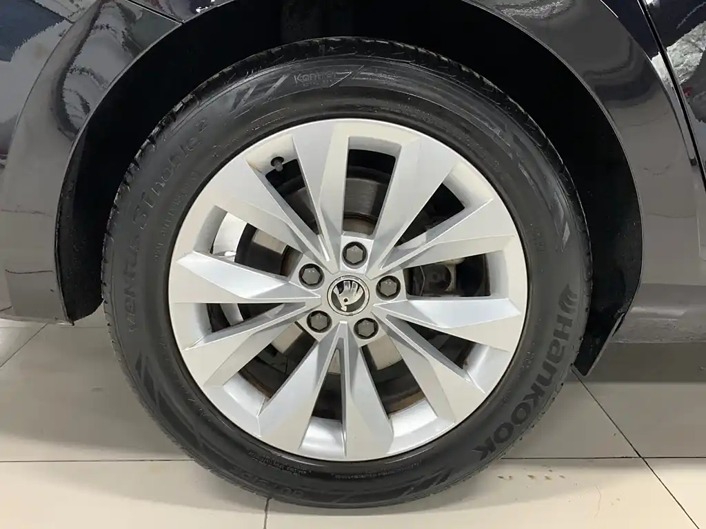 SKODA SUPERB 2017