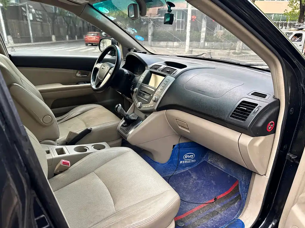 BYD S6 2012