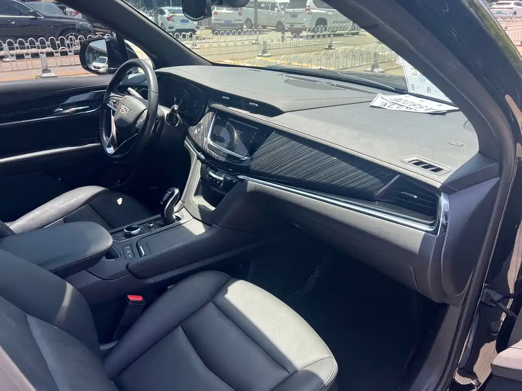 CADILLAC XT6 2022